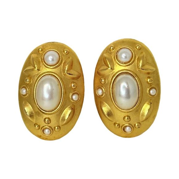 White Pearl Cabochon Clip On Button Earrings Brushed Gold Tone Cut Out - Picture 3 of 9